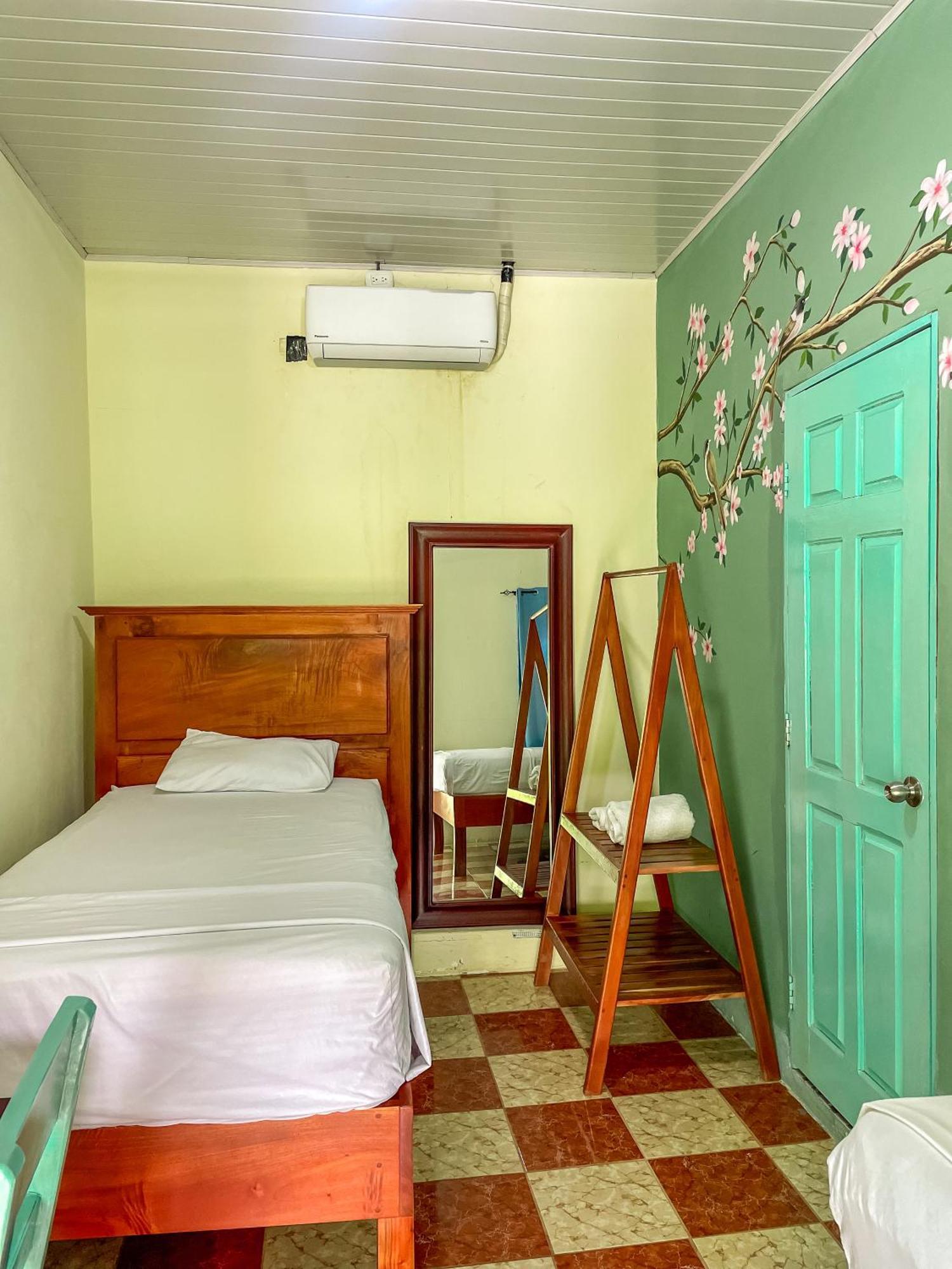 Hostal Eden Moyogalpa Esterno foto