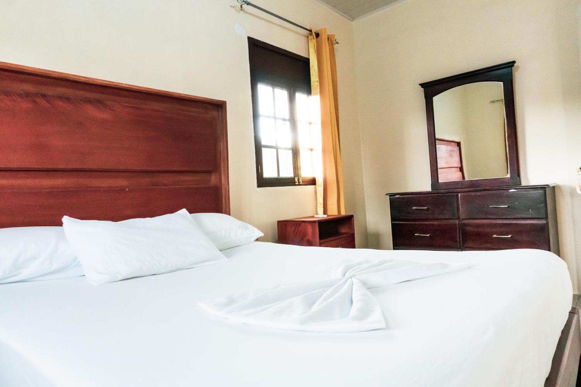 Hostal Eden Moyogalpa Esterno foto