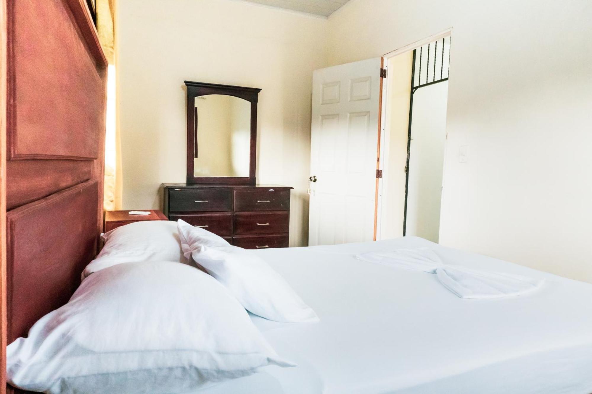 Hostal Eden Moyogalpa Esterno foto