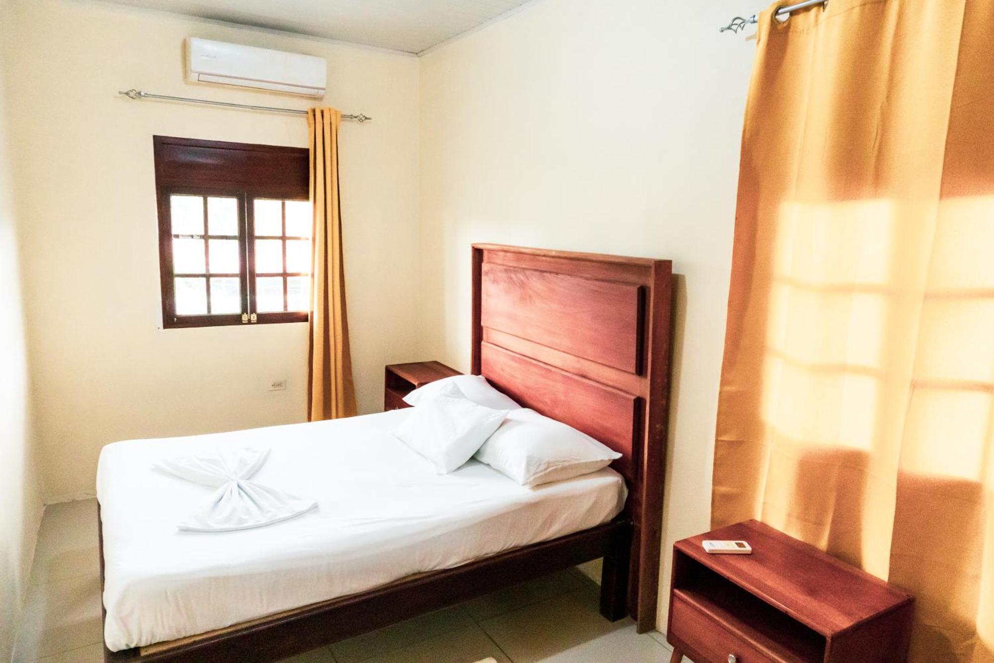 Hostal Eden Moyogalpa Esterno foto