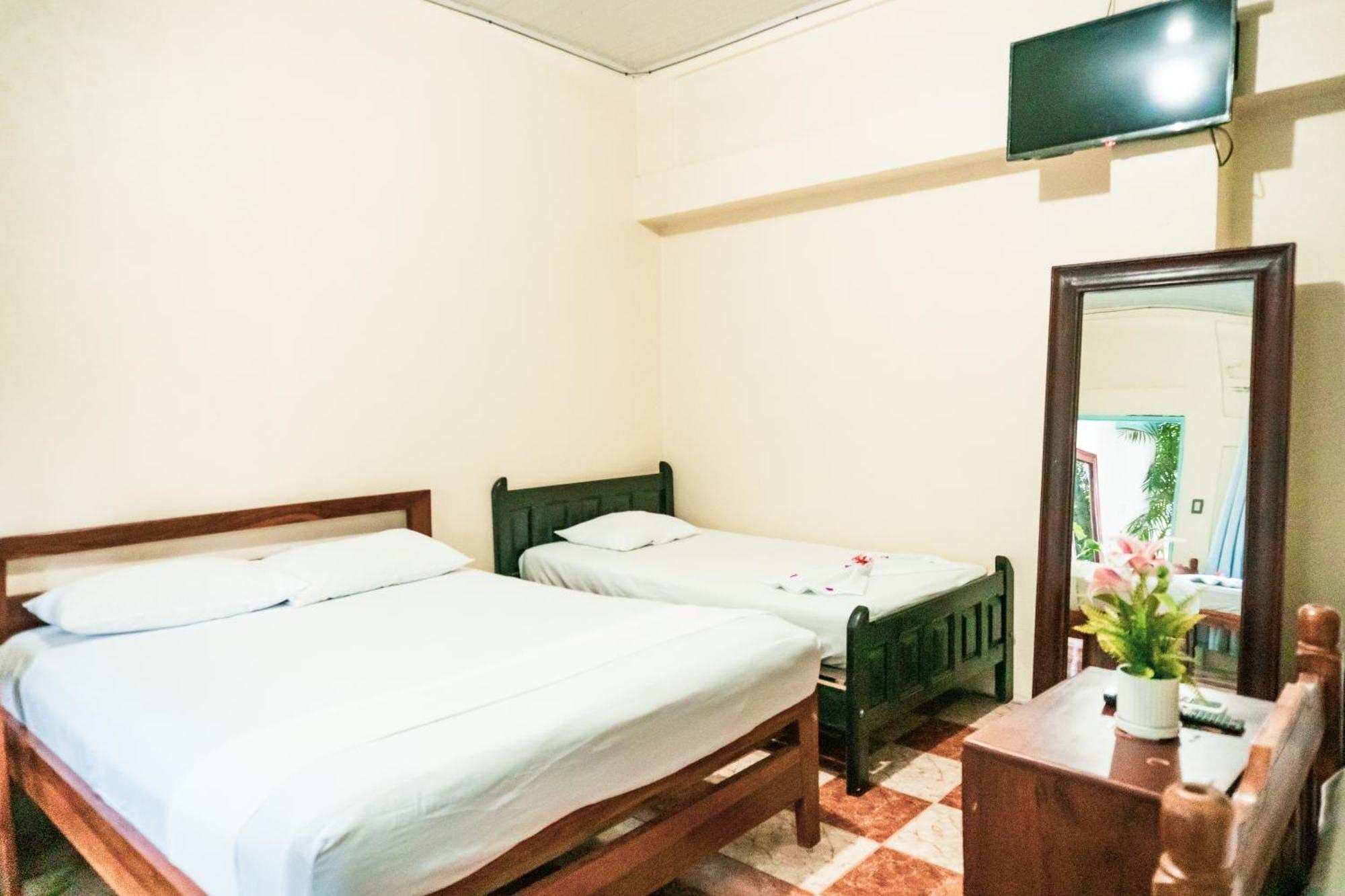 Hostal Eden Moyogalpa Esterno foto