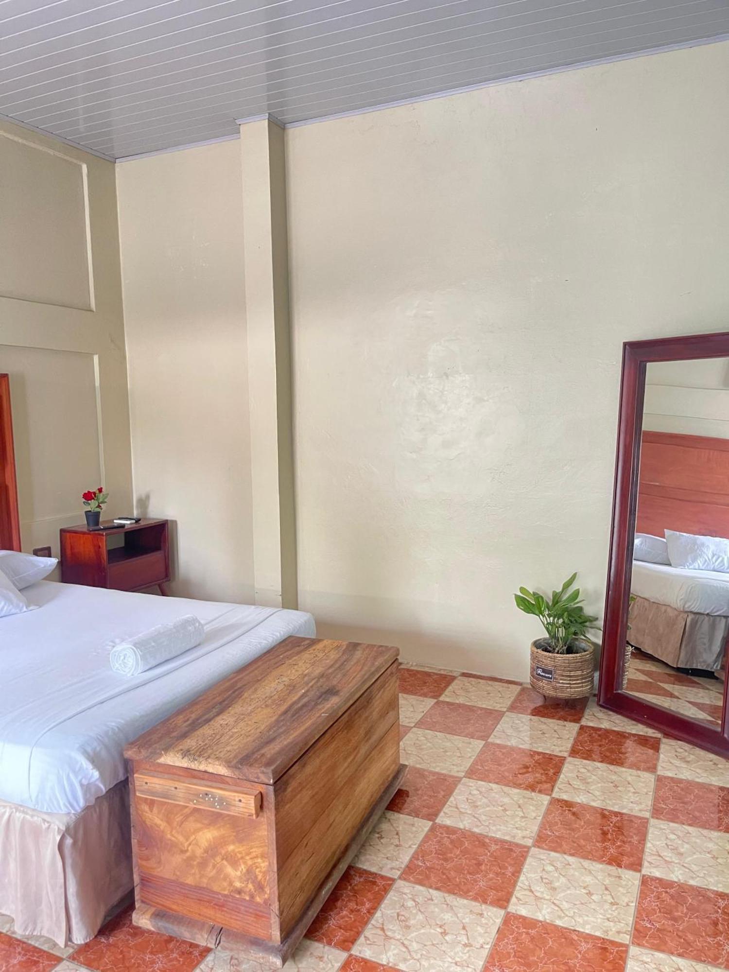Hostal Eden Moyogalpa Esterno foto